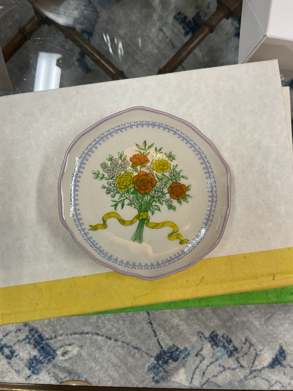Hazel Mazel Scalloped Plate