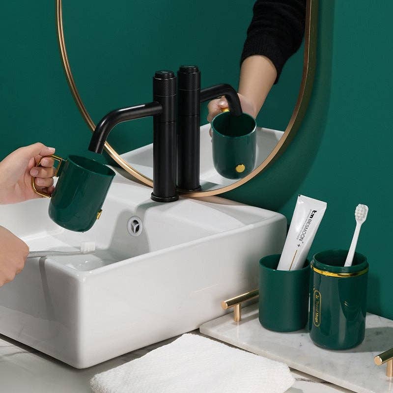 VIGOR - Luxury Travel Gift Set Holder with Mouthwash Cup Toothbrush