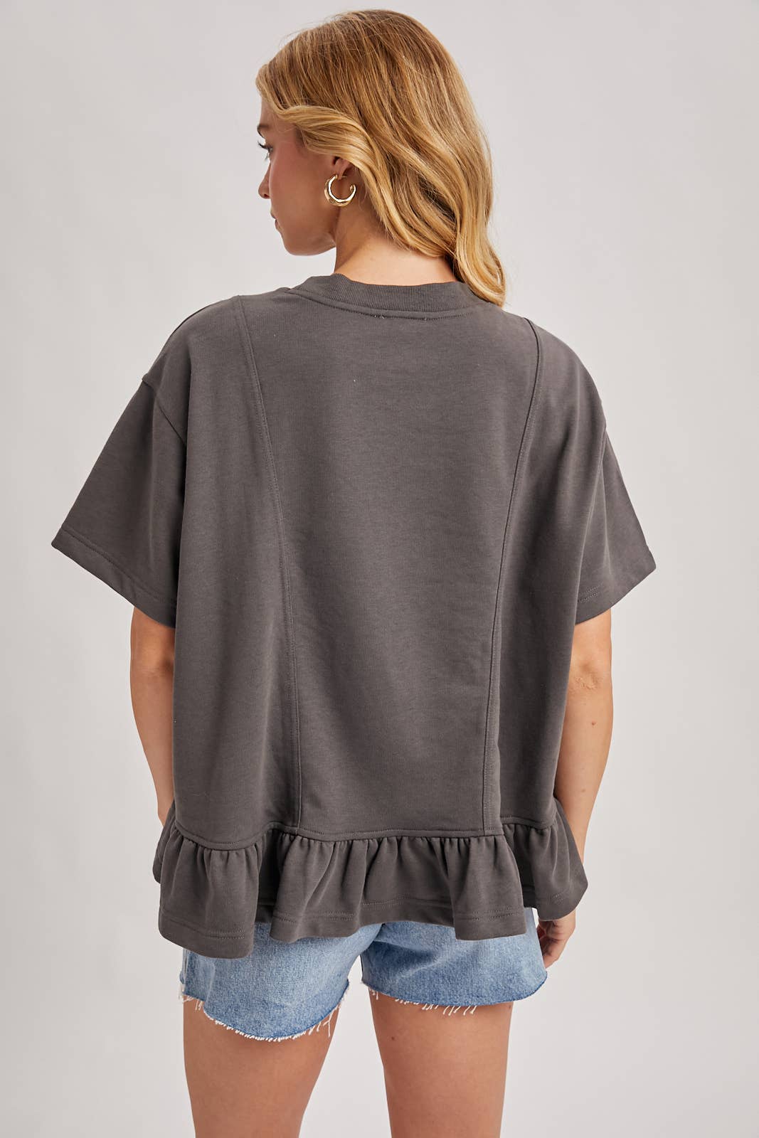 Bluivy - RUFFLED PEPLUM HEM BOXY SWING KNIT TEE