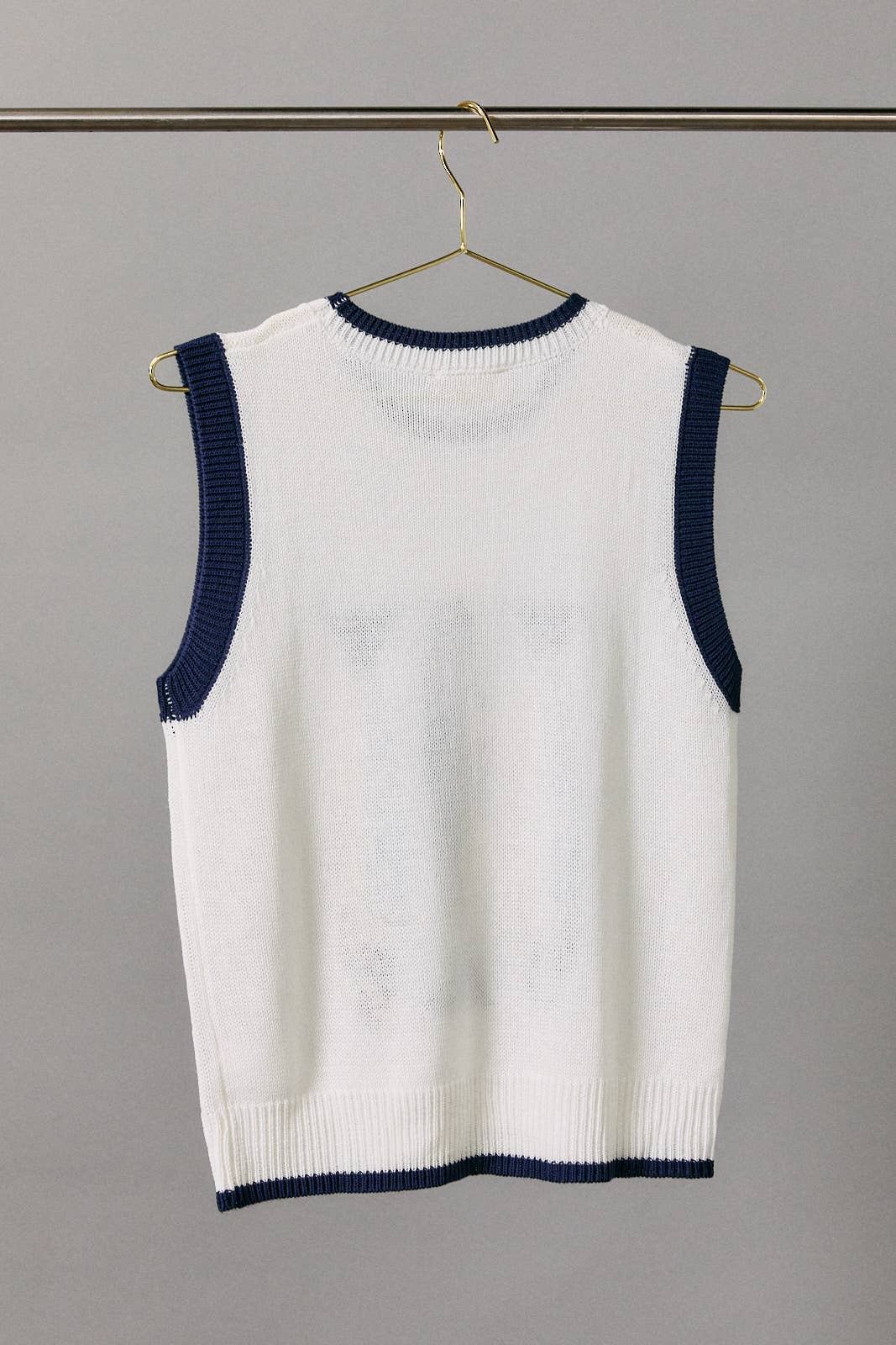 Sunday Edition by LE LIS - ROUND NECK 'FISH' GRAPHIC SWEATER VEST