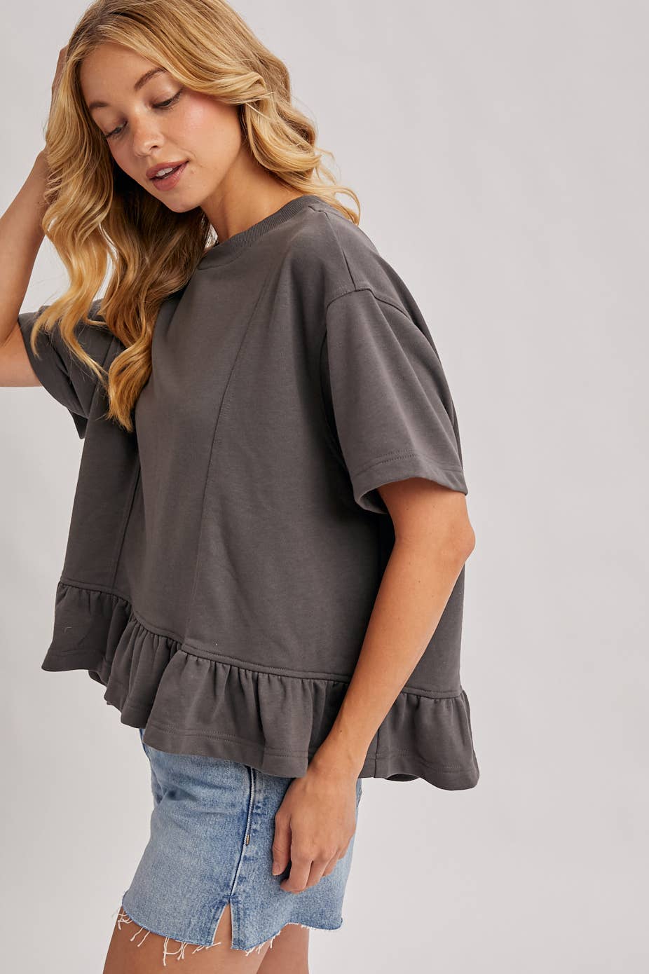 Bluivy - RUFFLED PEPLUM HEM BOXY SWING KNIT TEE