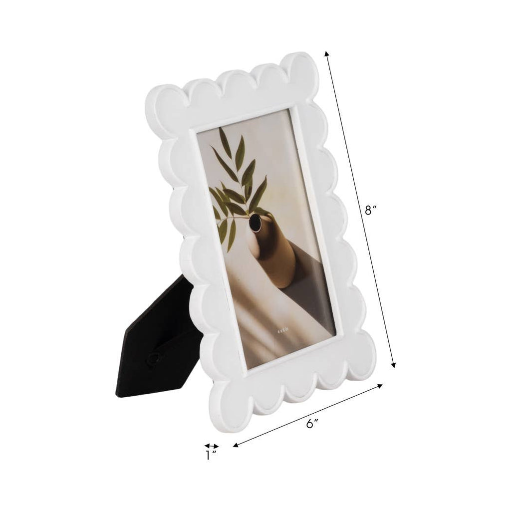 Sagebrook Home - Photo Frame - Resin with Decorative Scalloped Edge