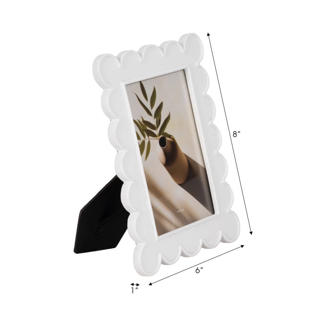 Sagebrook Home - Photo Frame - Resin with Decorative Scalloped Edge