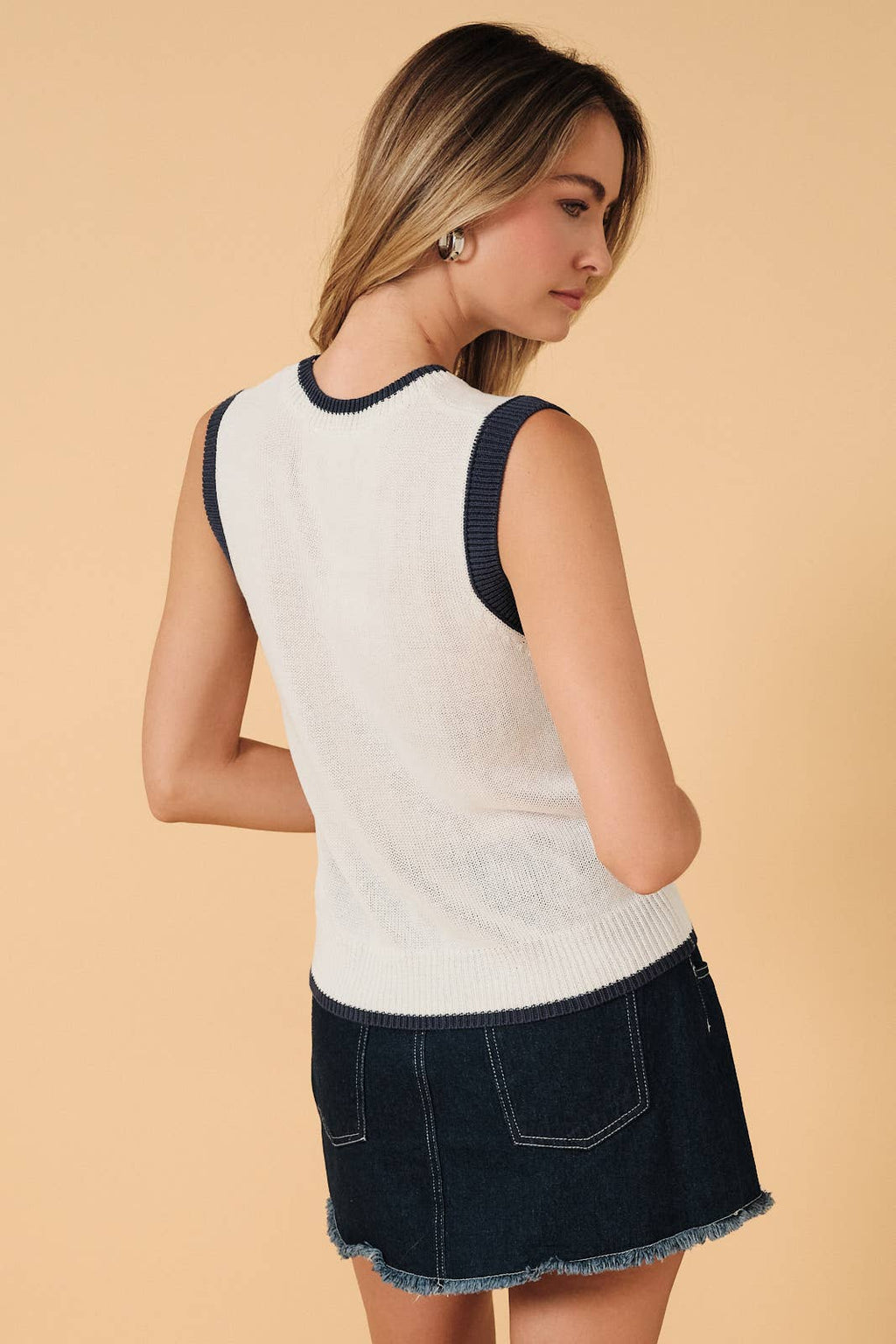 Sunday Edition by LE LIS - ROUND NECK 'FISH' GRAPHIC SWEATER VEST