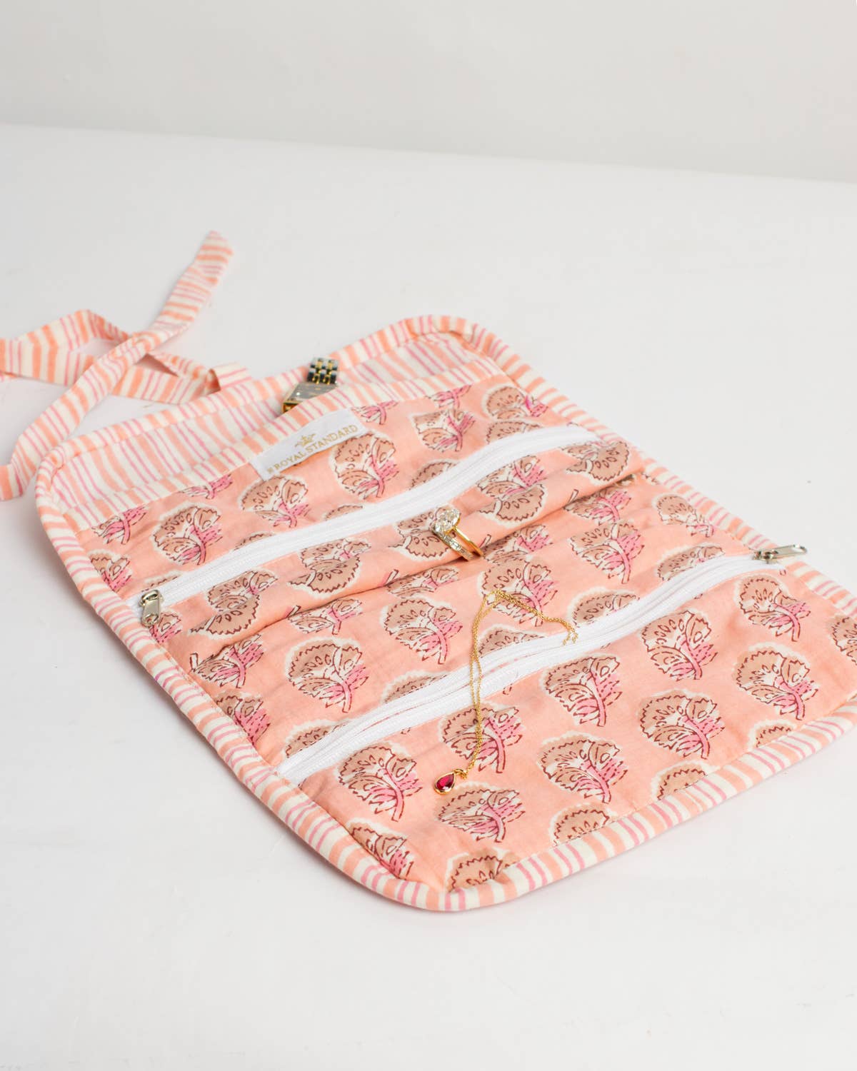 The Royal Standard - Layla Quilted Jewelry Roll   Pink   9x13