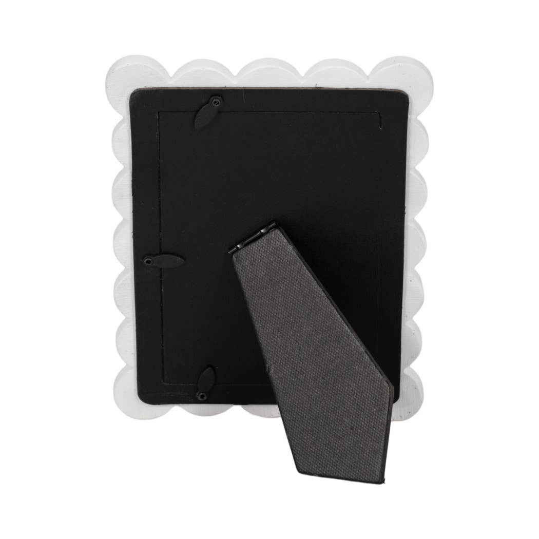 Sagebrook Home - Photo Frame - Resin with Decorative Scalloped Edge