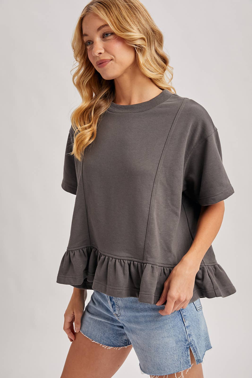 Bluivy - RUFFLED PEPLUM HEM BOXY SWING KNIT TEE