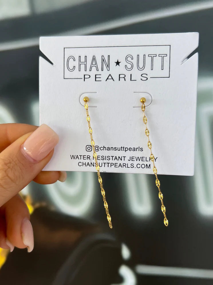 CHANSUTTPEARLS Dainty Chain Earrings
