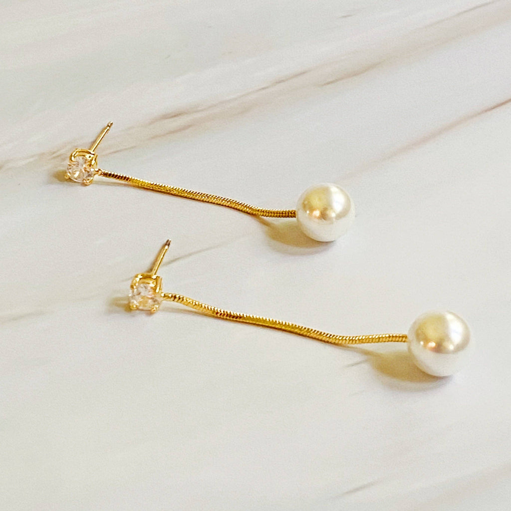 Ellison+Young - Dangling Pearl Earring