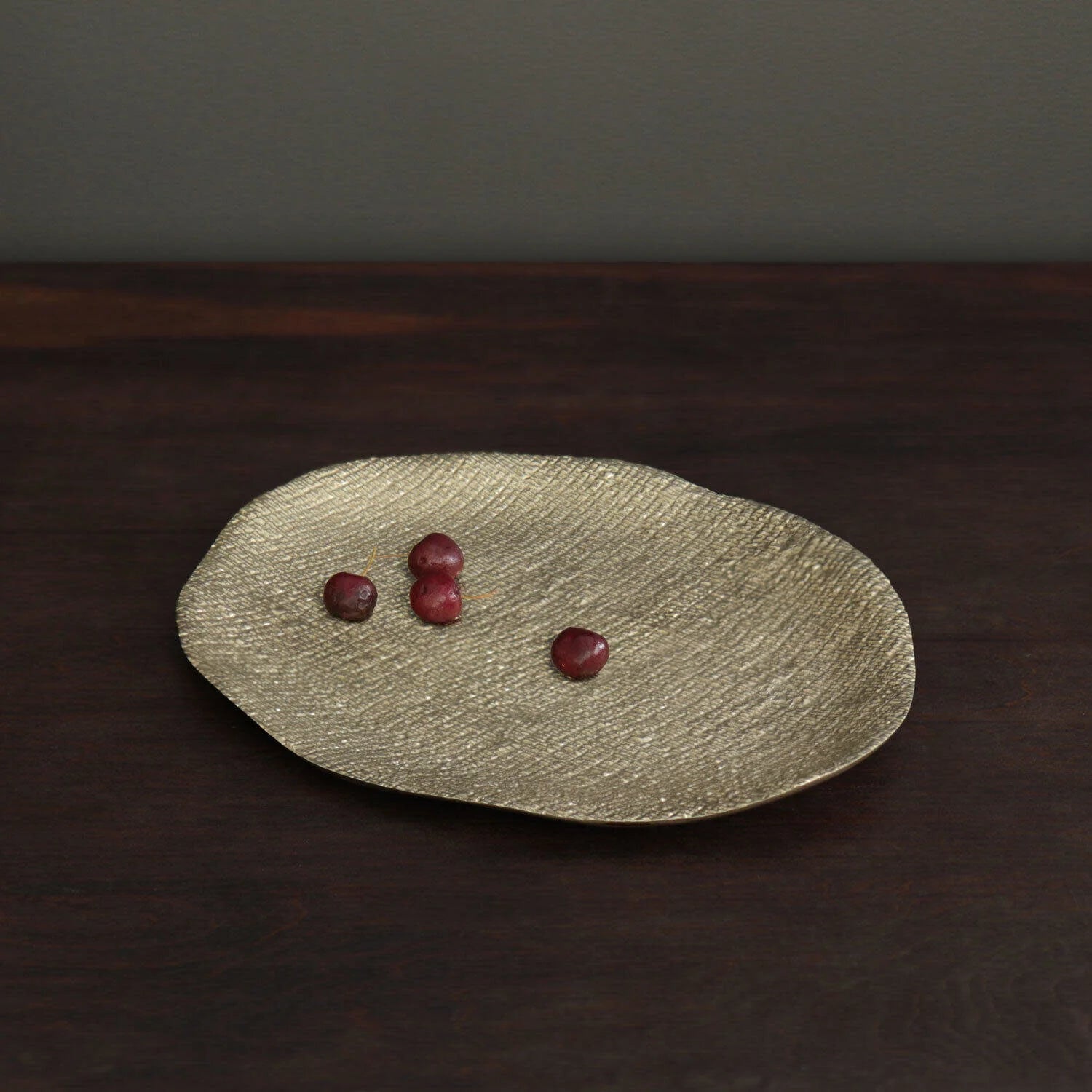 Beatriz Ball Sierra Kioto Oval Platter (Gold)